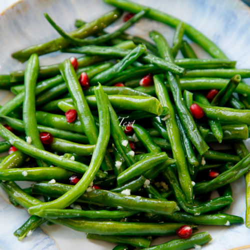 Simple Steamed Green Beans with Garlic