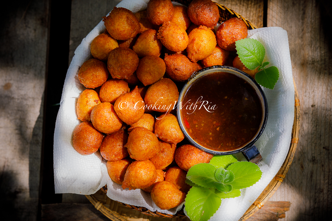 Split Peas (Dhal) Pholourie