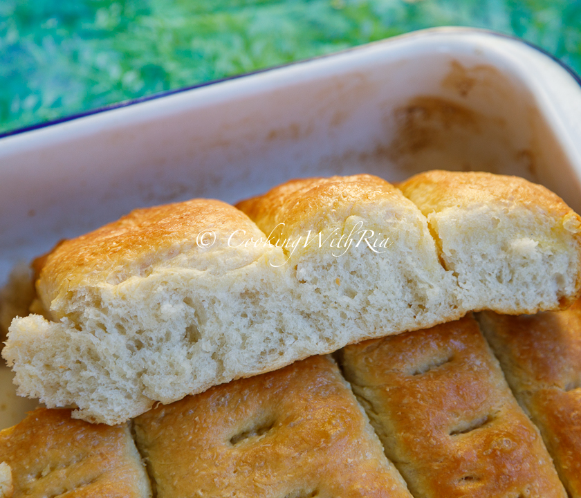 pan coconut bread slices